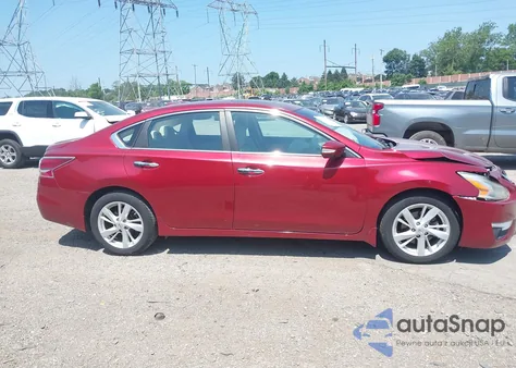 2015 Nissan Altima 2.5 Sv из США, поврежденный, VIN 1N4AL3AP1FC212461